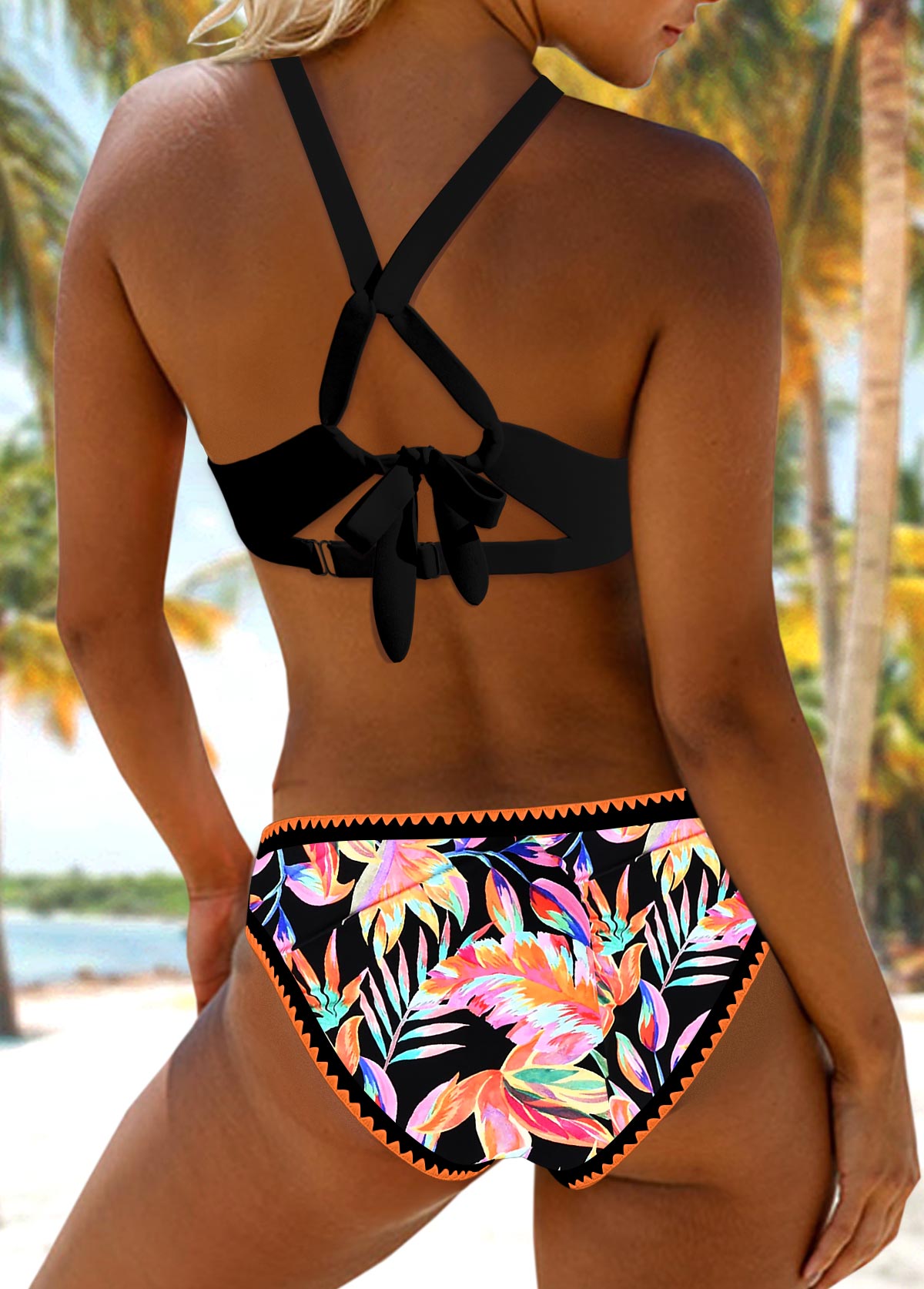 Biquíni Floral Com Acabamento Zig Zag E Top Estruturado