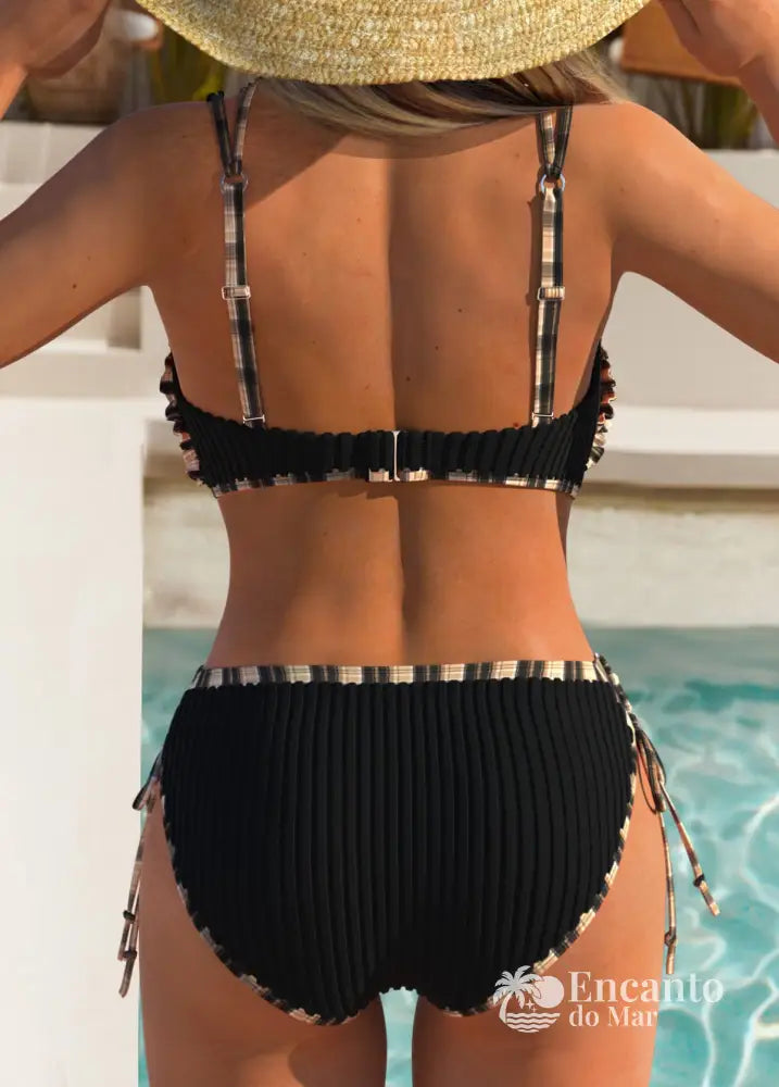 Biquíni Texturizado Cintura Alta Com Trançado Fino Biquíni Texturizado Cintura Alta Com Trançado Fino